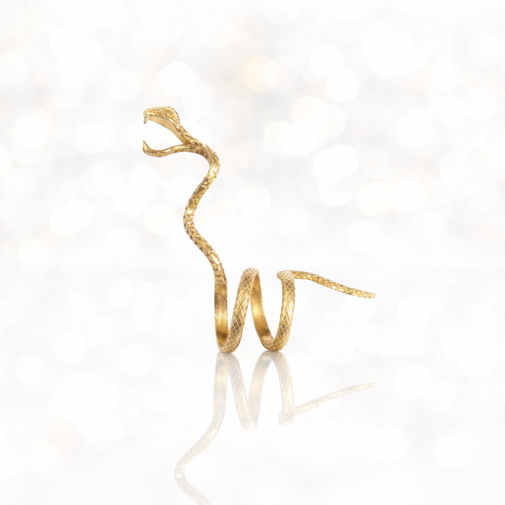 Smoke King Gold Snake Finger Cigarette Holder Ring | Retro Copper Blunt Holder | Adjustable Hands-Free Smoking Ring | Fits 8mm Cigarettes | Stylish Gift