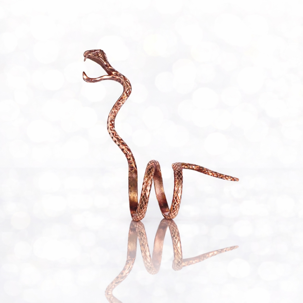 Smoke King Rose Gold Snake Finger Cigarette Holder Ring | Adjustable Vintage Blunt Holder | Hands-Free Metal Smoking Ring | Fits 8mm Cigarettes | Gift for Smokers