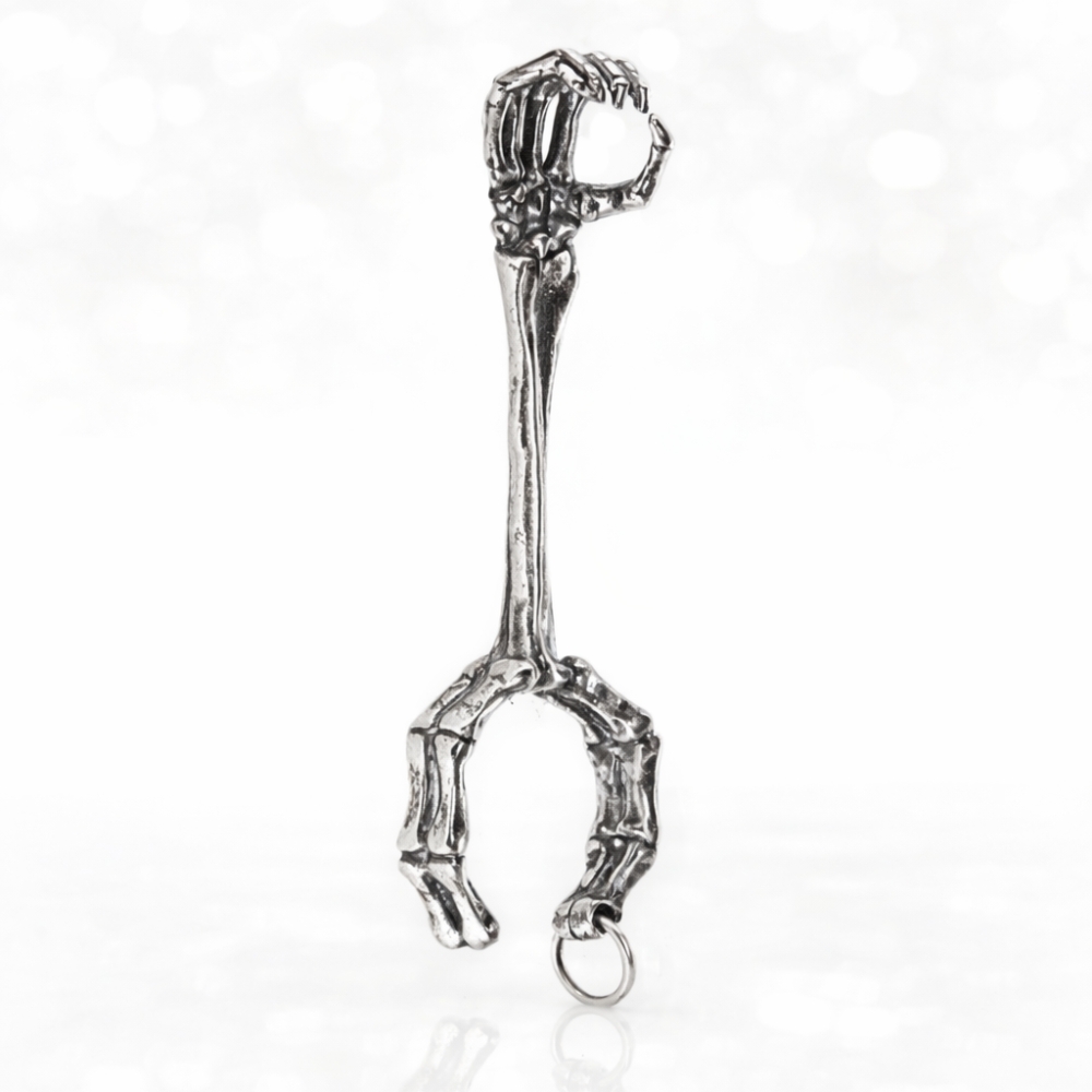 Smoke King Vintage Skull Hand Clip Cigarette Ring | Retro Finger Clip Holder | Unique Smoking Accessory for Men & Women | Collectible Gift