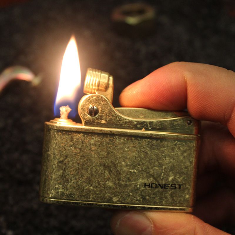 Smoke King Vintage Flint Wheel Kerosene Oil Lighter | Refillable Windproof Zinc Alloy Metal Pocket Lighter (Fuel Not Included)