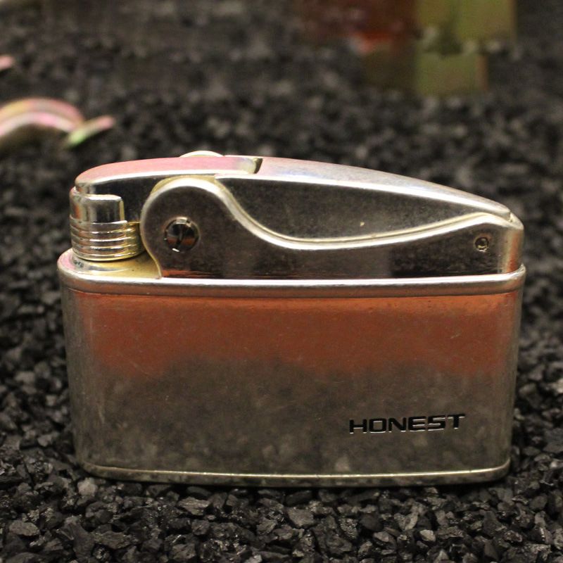 Smoke King Vintage Flint Wheel Kerosene Oil Lighter | Refillable Windproof Zinc Alloy Metal Pocket Lighter (Fuel Not Included)